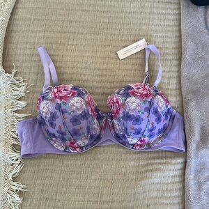 Victorias Secret Floral Lace Bra New With Tags